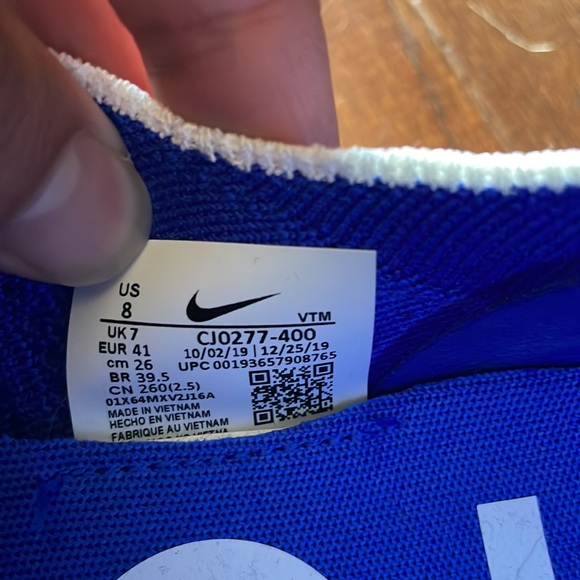 Nike shoes - Picture 3 of 4